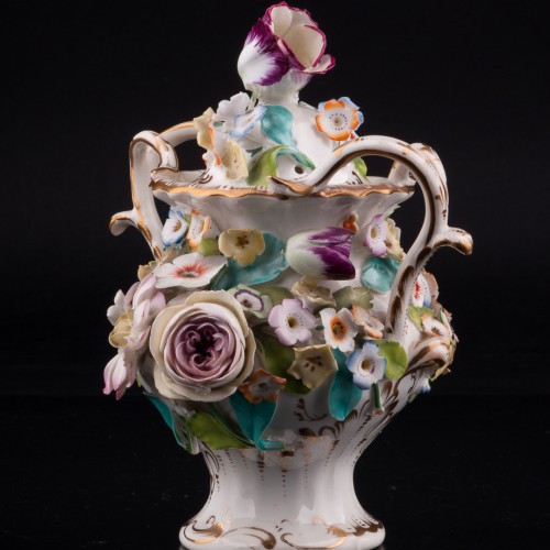 Ваза с цветочным орнаментом и крышкой, Coalport, Великобритания, кон. 19 - нач. 20 вв