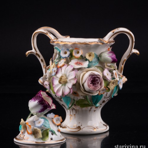 Ваза с цветочным орнаментом и крышкой, Coalport, Великобритания, кон. 19 - нач. 20 вв