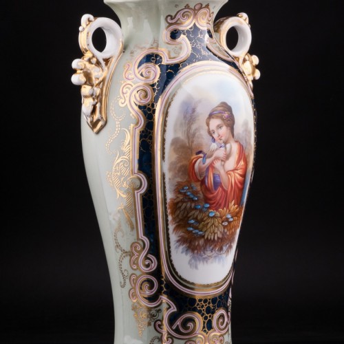 Фарфоровая Декоративная ваза с портретом девушки, Франция, 19 в.