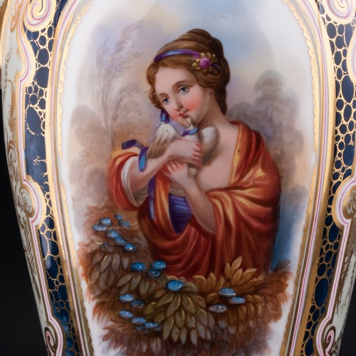 Фарфоровая Декоративная ваза с портретом девушки, Франция, 19 в.