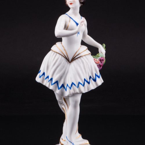 Статуэтка из фарфора Девушка с букетом, Volkstedt, Германия, до 1935 г.