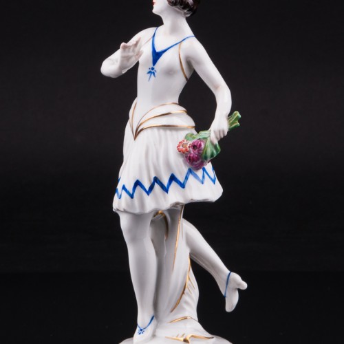 Статуэтка из фарфора Девушка с букетом, Volkstedt, Германия, до 1935 г.