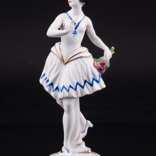 Статуэтка из фарфора Девушка с букетом, Volkstedt, Германия, до 1935 г.