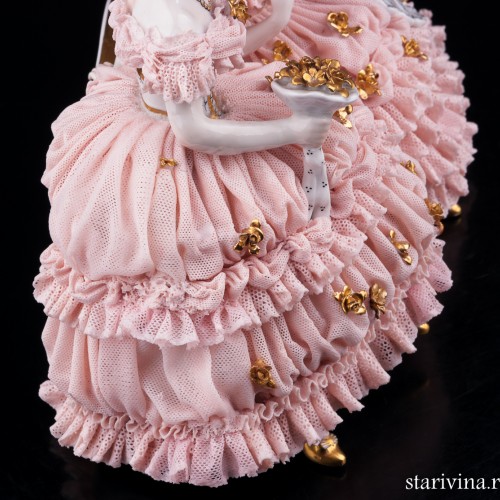 Две дамы с букетом цветов, кружевные, Muller & Co, Германия, нач. 20 в