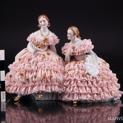 Две дамы с букетом цветов, кружевные, Muller & Co, Германия, нач. 20 в