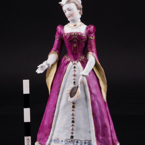 Фигурка из фарфора Дама с веером в средневековом платье, Дрезден, Германия, сер. 20 в.