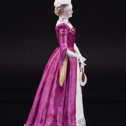 Фигурка из фарфора Дама с веером в средневековом платье, Дрезден, Германия, сер. 20 в.