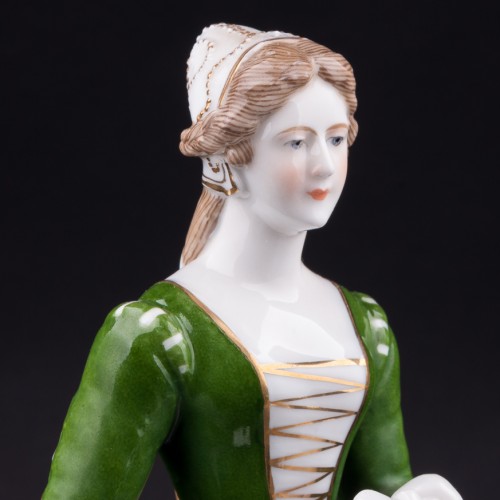 Дама с книгой в средневековом платье, Дрезден, Германия, сер. 20 в