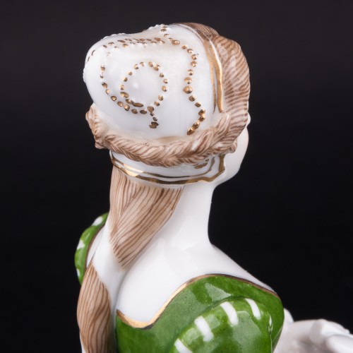 Дама с книгой в средневековом платье, Дрезден, Германия, сер. 20 в