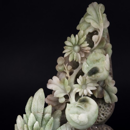 Резной камень Петух и петушки, Китай