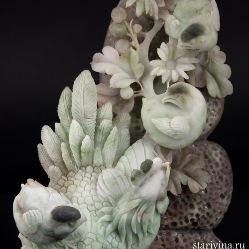 Резной камень Петух и петушки, Китай