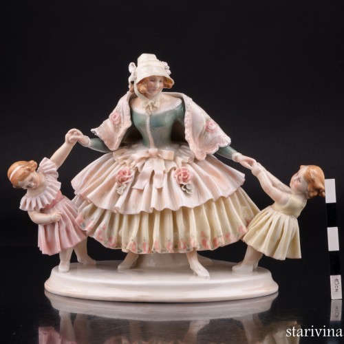 Мама с дочками, Karl Ens, Германия, 1920-30 гг