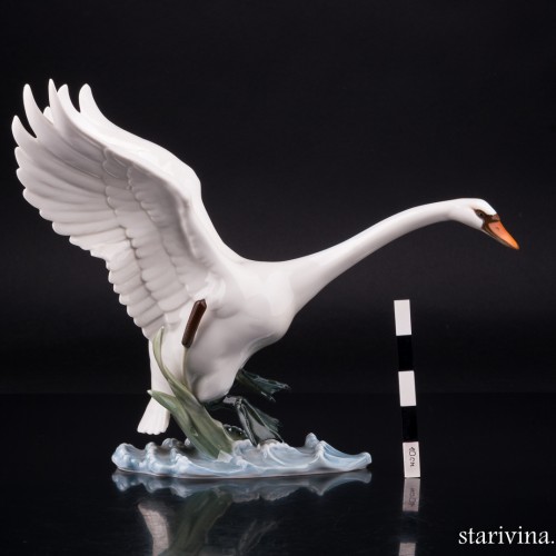 Взлетающий лебедь, Hutschenreuther, Германия, 1970 гг