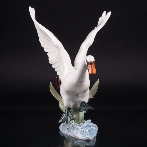 Взлетающий лебедь, Hutschenreuther, Германия, 1970 гг