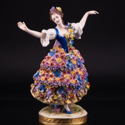 Девушка в цветочном платье, Volkstedt, Германия, вт. пол. 20 в