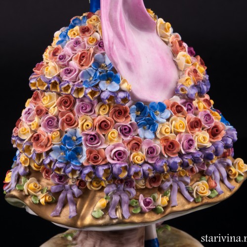 Девушка в цветочном платье, Volkstedt, Германия, вт. пол. 20 в