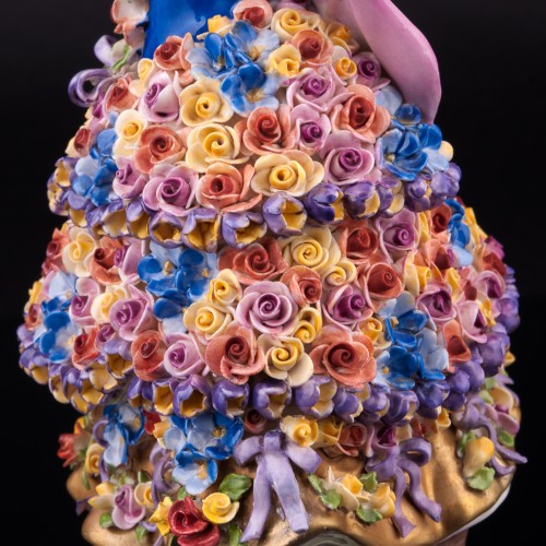 Девушка в цветочном платье, Volkstedt, Германия, вт. пол. 20 в