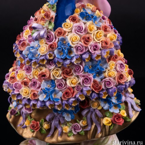 Девушка в цветочном платье, Volkstedt, Германия, вт. пол. 20 в