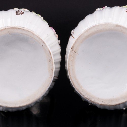 Две вазы с цветочным орнаментом, Coalport, Великобритания, кон. 19 - нач. 20 вв