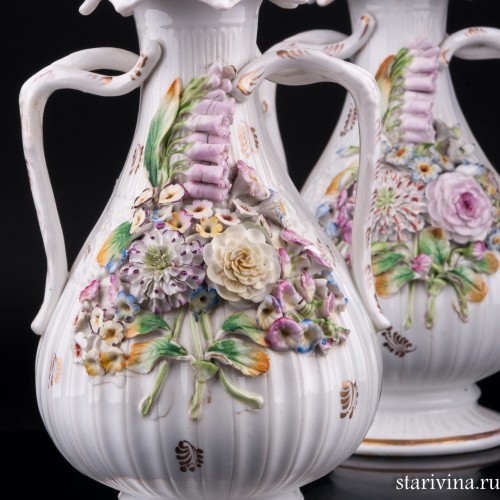 Две вазы с цветочным орнаментом, Coalport, Великобритания, кон. 19 - нач. 20 вв