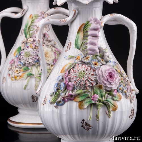 Две вазы с цветочным орнаментом, Coalport, Великобритания, кон. 19 - нач. 20 вв