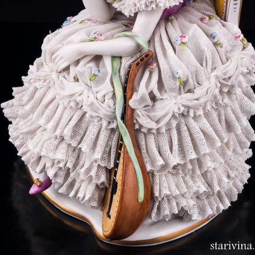 Девушка с лютней, кружевная, Volkstedt, Германия, до 1935 г