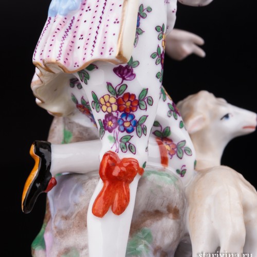 Статуэтка из фарфора Юноша с овечкой и голубем, Samson, Франция, 19 в.