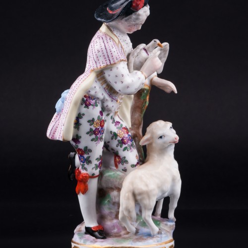Статуэтка из фарфора Юноша с овечкой и голубем, Samson, Франция, 19 в.