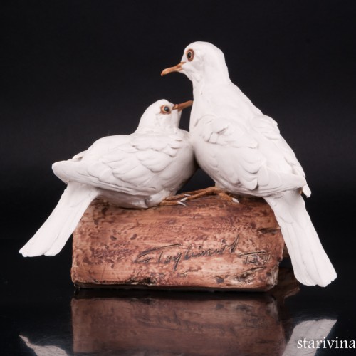 Две горлицы, Tay, Италия