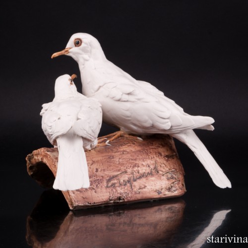 Две горлицы, Tay, Италия