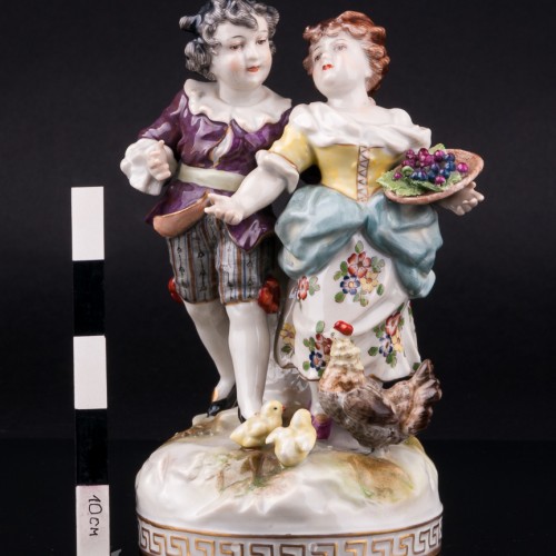 Дети, кормящие домашних птиц, Volkstedt, Германия, до 1935 г