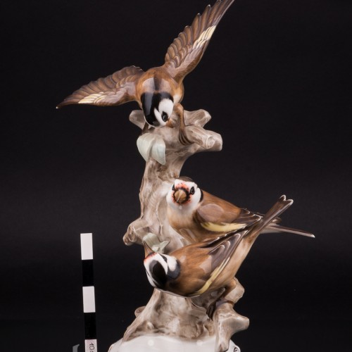 Фарфоровая статуэтка птиц Три щегла на дереве, Hutschenreuther, Германия, 1938-55 гг.