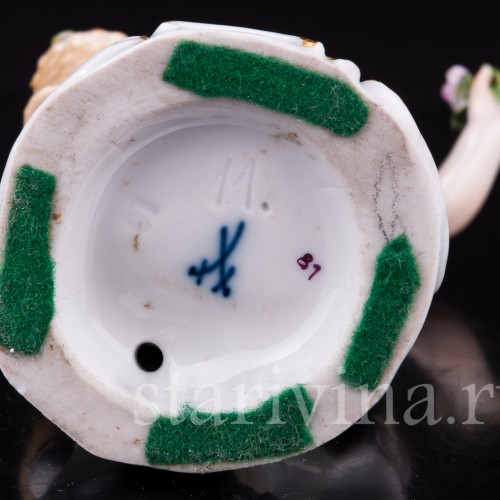 Девочка с цветком, Meissen, Германия, 19 в