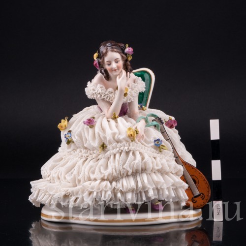 Девушка с лютней, кружевная, Volkstedt, Германия, сер. 20 в