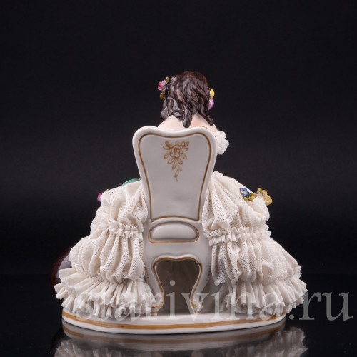 Девушка с лютней, кружевная, Volkstedt, Германия, сер. 20 в