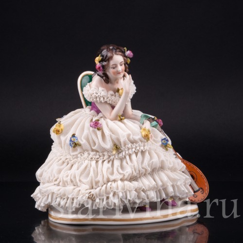 Девушка с лютней, кружевная, Volkstedt, Германия, сер. 20 в