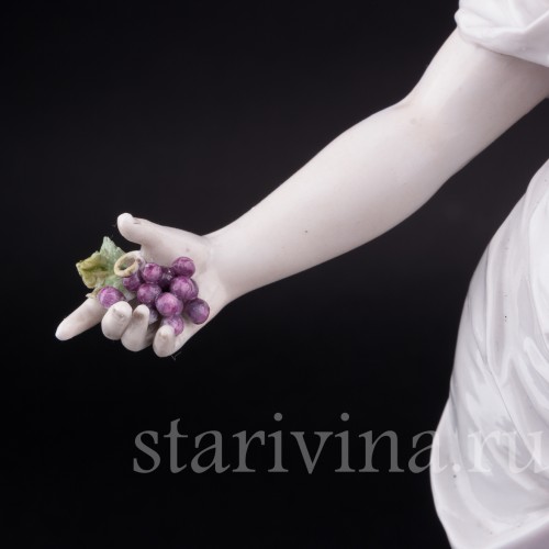 Девушка с голубем, Volkstedt, Германия, 19 в