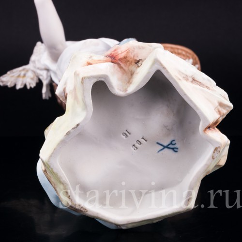 Девушка с голубем, Volkstedt, Германия, 19 в