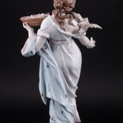 Девушка с голубем, Volkstedt, Германия, 19 в