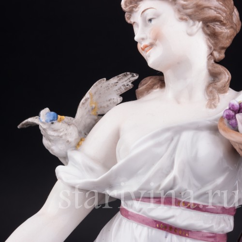 Девушка с голубем, Volkstedt, Германия, 19 в