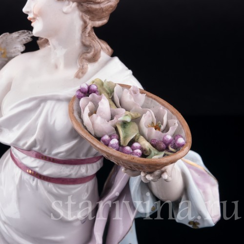 Девушка с голубем, Volkstedt, Германия, 19 в