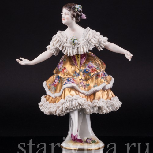 Балерина в золотом платье, кружевная, Volkstedt, Германия, до 1935 г