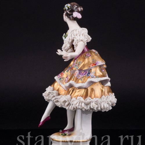 Балерина в золотом платье, кружевная, Volkstedt, Германия, до 1935 г