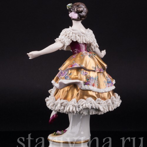 Балерина в золотом платье, кружевная, Volkstedt, Германия, до 1935 г
