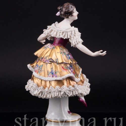 Балерина в золотом платье, кружевная, Volkstedt, Германия, до 1935 г