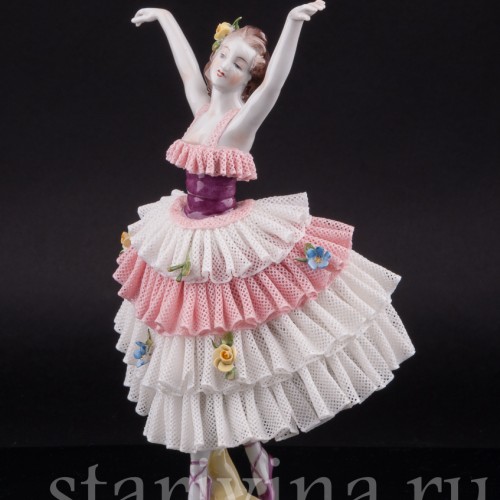 Балерина в бело-розовом платье, кружевная, Volkstedt, Германия, вт. пол. 20 в