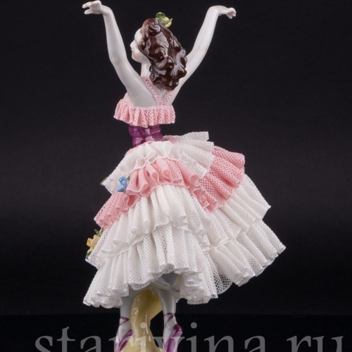 Балерина в бело-розовом платье, кружевная, Volkstedt, Германия, вт. пол. 20 в