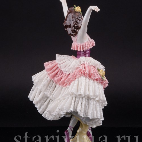 Балерина в бело-розовом платье, кружевная, Volkstedt, Германия, вт. пол. 20 в
