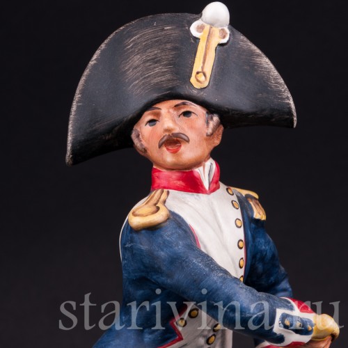 Фигурка из фарфора Пехотный офицер, 1812, Goebel, Германия.