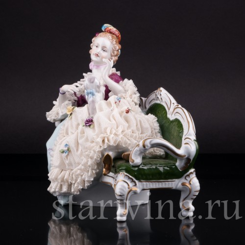 Дама с собакой на диване, кружевная, Unterweissbach, Германия, 1960 гг